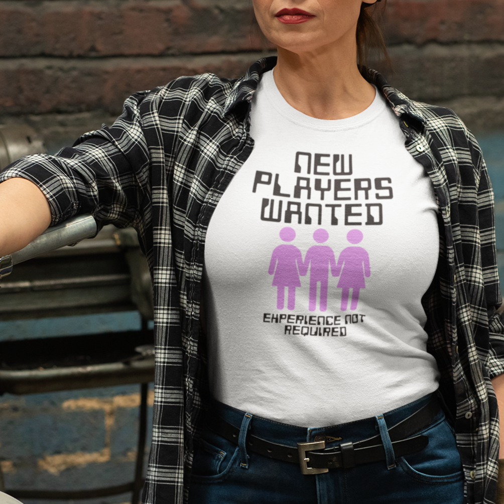 a woman wearing a t - shirt that says new players wanted